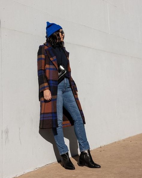 Kendi Everyday on Instagram: "Finally got to wear this pretty plaid coat 💙 is this me warming up to cold weather? Absolutely not — but I do love a pretty coat. 😉 ⠀⠀⠀⠀⠀⠀⠀⠀⠀ My whole outfit is on sale and it’s on the blog, LTK or you can comment LINKS and I’ll DM them to ya!" Plaid Winter Coat Outfit, Plaid Overcoat Outfit, Long Coat Outfit Casual, Plaid Coat Outfit, Plaid Winter Coat, Coat Outfit Casual, J Crew Outfits, Plaid Overcoat, Long Coat Outfit