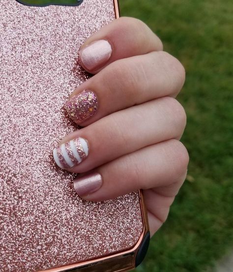 Stripe Nail Designs, Pink Glitter Nails, Rose Gold Nails, Striped Nails, Nail Designs Glitter, Color Street Nails, Manicure E Pedicure, Manicure Pedicure, Gold Nails