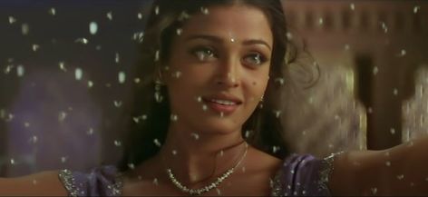 Aishwarya Rai In Saree, Simple Mirror Work, Hum Dil De Chuke Sanam, Simple Mirror, Wallpapers For Desktop, Bollywood Couples, Aishwarya Rai Bachchan, Indian Aesthetic, Aishwarya Rai