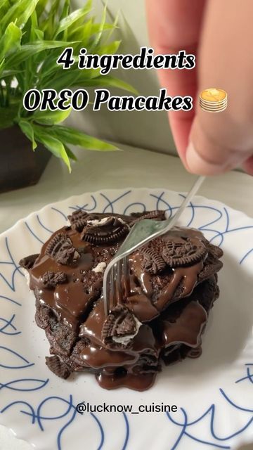 Oreo Pancakes, Oreo Recipes, Cake Lover, Oreo Cookies, Pancake Recipe, 4 Ingredients, Oreo, Food Blogger, Pancakes