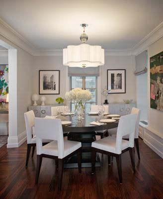 Nook Kitchen, Light Chair, Dining Ideas, White Chairs, Hardwood Floors Dark, Dining Room Contemporary, Dining Design, Round Tables, Southern Comfort