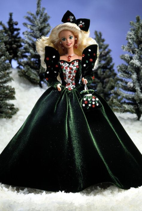 1991 Happy Holidays Barbie Doll Barbie 90s, Happy Holidays Barbie, Barbie Costume, Christmas Barbie, Barbie Gowns, Barbie Style, Holiday Barbie, Beautiful Barbie Dolls, Bob Mackie