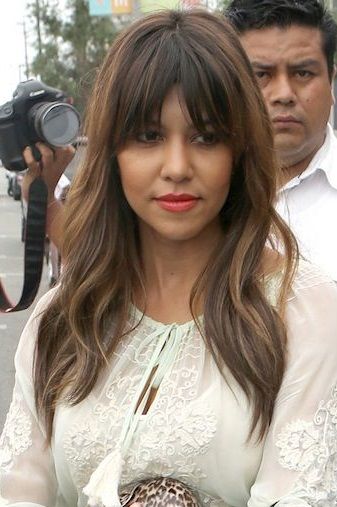 I love these bangs... oh to have bangs :( stupid cowlick Hairstyles Long Bangs, Rambut Brunette, Long Bangs, Long Brown Hair, Long Layered Hair, Hairstyles Long, Hair Envy, Bang Bang, Grunge Hair