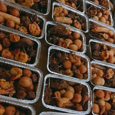 Small Chops Pictures, Small Chops Platter, Nigerian Food Tray Ideas, Nigerian Small Chops, Small Chops Package In Nigeria, Nigerian Food Tray, Food Setup, Small Chops, Spanish Appetizers