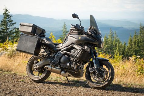 The Kawasaki Versys 650 Adventure Bike – MOTOTREK Kawasaki Versys 650 Adventure, Adventure Bikes Dual Sport, Klr 650 Adventure, Gen Narumi, Adventure Bike Motorcycles, Yamaha Cafe Racer, Klr 650, Kawasaki Versys, Versys 650