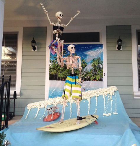 Baxter Skeletons Surfing Goofy Halloween, Diy Halloween Porch, Creative Halloween Decorations, Halloween School Treats, Clever Halloween, Halloween Skeleton Decorations, Fall Fest, Halloween Porch Decorations, Fall And Halloween