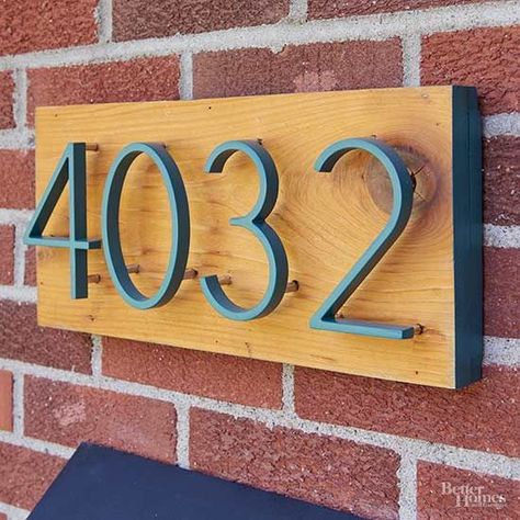 Blend style and function with this DIY modern house number plaque Fun Planters, House Numbers Diy, Number Ideas, House Plaques, Modern House Number, Diy Outdoor Decor, Outdoor Diy Projects, Painting Concrete, House Number