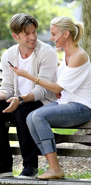 Cameron Diaz casual style in The Other Woman Cameron Diaz Outfits, Cameron Diaz The Other Woman, Cameron Diaz Movies, Cameron Diaz Style, The Other Women, The Other Woman, Parisian Chic Style, Flamboyant Natural, Style Guru