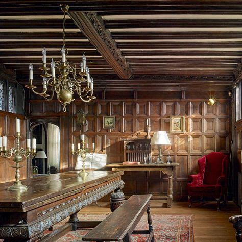 Tudor house architecture: How England’s great homes evolved in the 16th century Tudor Style Homes Interior, Tudor Decor, Country Life Magazine, Timber Frame House, Style Anglais, Tudor Style Homes, English Tudor, Homes Interior, Medieval Houses