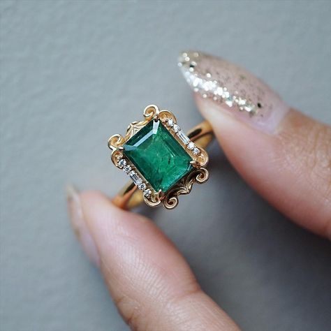 TIPPY TASTE (@tippytaste) posted on Instagram: “Sweet summer magic 💫The Isis Emerald Scroll Diamond Ring features a ~2.6ct natural emerald framed by two baguette diamonds. Shop it on…” • Jul 20, 2021 at 2:44pm UTC Summer Magic, Emerald Cut Rings, Engagement Rings Bridal Sets, Baguette Diamonds, Emerald Engagement, 18k Gold Ring, Sweet Summer, Wedding Rings Vintage, Emerald Stone