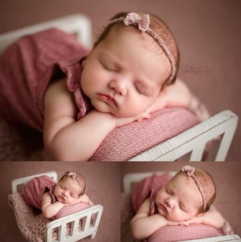 Newborn Bed Poses, Bed Poses, Baby Wrapping, Newborn Photography Tips, Newborn Bed, Bb Reborn, Baby Backdrop, Newborn Photography Poses, Newborn Photography Ideas