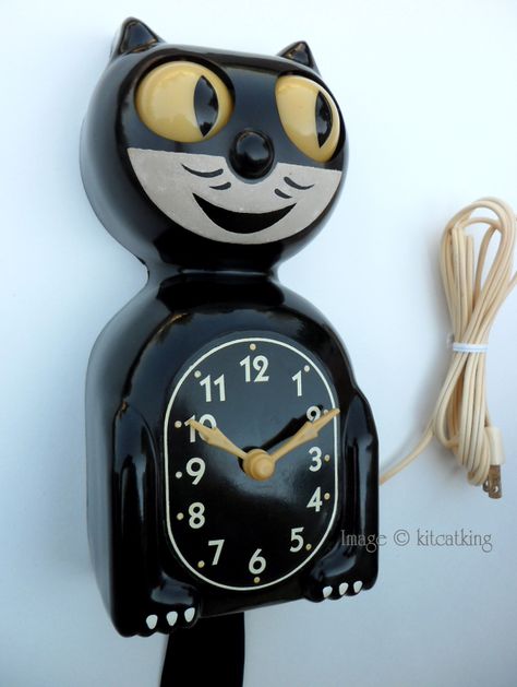 VINTAGE 1940s ALLIED KIT CAT KLOCK Kat Clock-Bakelite with Metal Back Kit Kat Clock, Retro Clocks, Kit Cat Clock, Kitchen Clock, Cat Clock, Clock Vintage, Cool Clocks, Retro Clock, Old Clocks