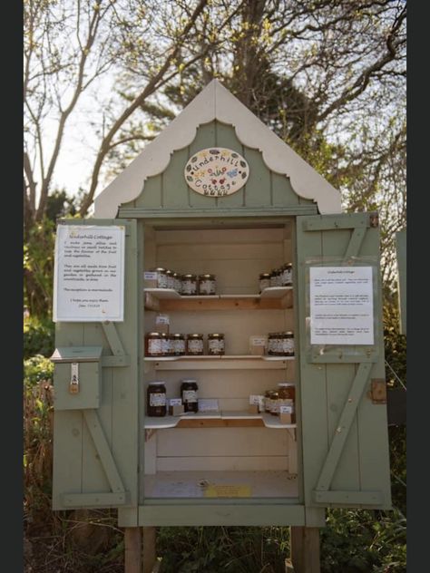 Farmer Stand Ideas, Floral Crafts To Sell, Farmstand Money Box Ideas, Roadside Produce Stand, Porch Pick Up Ideas Small Business, Shed Store, Easy Diy Farm Stand, Front Yard Farm Stand, Honesty Box Ideas