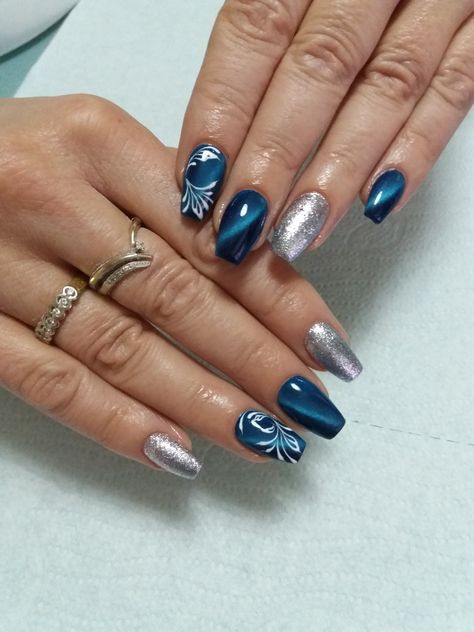 Cats Eye Nails Design Ideas Blue, Blue Cat Eye Nails, Cat Eye Nails Design, Burgundy Acrylic, Burgundy Acrylic Nails, Cat Eye Nails Polish, Nail Art Designs Images, Eye Nail Art, 2024 Nails