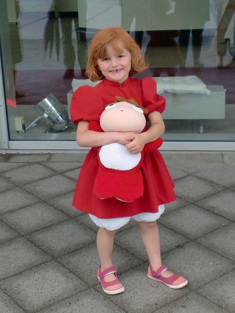 Ponyo costume / cosplay! Ponyo Halloween Costume, Ponyo Costumes, Ponyo Outfit, Ponyo Cosplay, Baby Cosplay, Calm Kids, Halloween Week, Ghibli Artwork, Halloween Costumes Friends