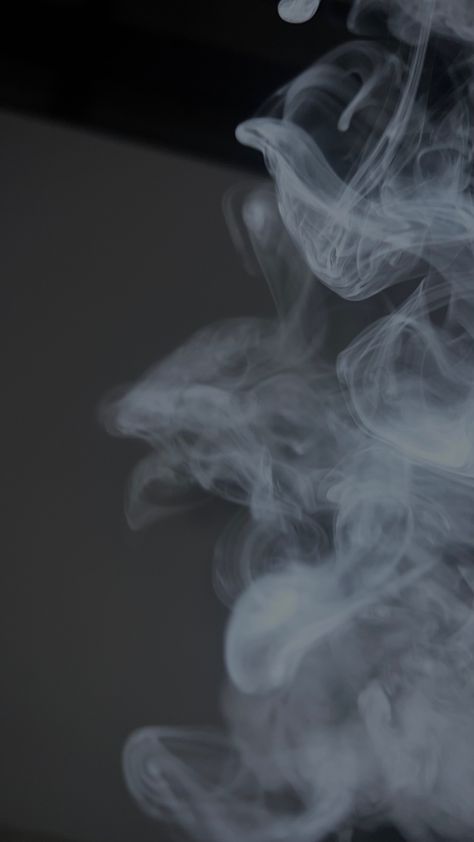 Smoker Wallpapers Aesthetic, Smoker Wallpapers, Smoky Wallpaper, Vapepod Aesthetic, Tornado Wallpaper, Ciggerate Aesthetic, Rauch Fotografie, Blue Aesthetic Dark, Snap Friends