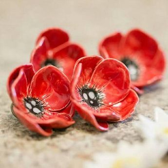 Ceramic Poppy, Ceramic Poppies, Remembrance Day Poppy, Pottery Flower, Pottery Store, Handcrafted Pottery, Cerámica Ideas, Slab Pottery, Pottery Classes