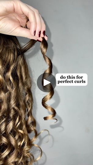 Hand Curls Natural Hair, How To Finger Roll Curly Hair, How To Do Finger Curls, How To Make Ur Curls More Defined, Long Lasting Curls How To Keep, Curly Hair Routine Finger Coil, 3a Curls, Ringlet Curls, Curly Hair Tutorial