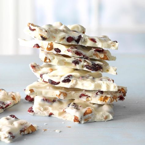 32 Recipes That Start with a Bag of White Chocolate Chips Cranberry Bark, Candy Bark Recipes, Cranberry Butter, Christmas Candy Homemade, White Chocolate Bark, Easy Candy Recipes, Candied Almonds, Christmas Desserts Easy, Candy Bark