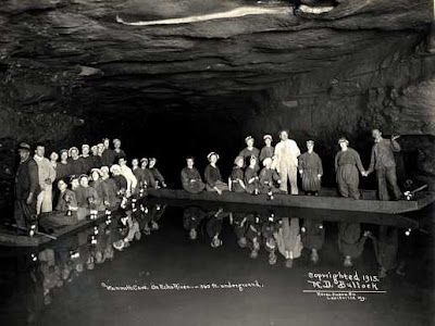 www.nephilimgiants.net : Giant Skeletons Discovered in Mammoth Cave, Kentucky Giant Skeletons Found, Mammoth Cave Kentucky, Giant Human, Nephilim Giants, Giant People, Giant Skeleton, Mammoth Cave National Park, Mammoth Cave, Human Skeleton