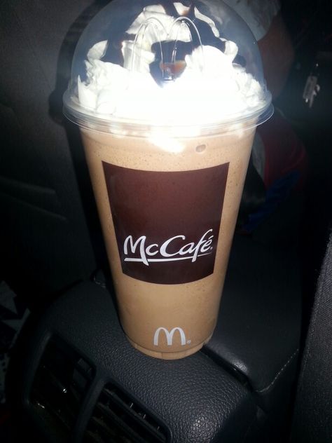 Yummm ;) Mc Cafe Snapchat Story, Cafe Snapchat, Mc Cafe, Snack Aesthetic, Mcdonalds Coffee, Aesthetic Lunch, Coffee Shake, Road Trip Food, Mc Donald