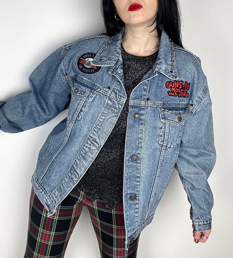 Guns N Roses vintage Customised Denim Jacket Rock N Roll Alternative 90s Gig Outfit, 90s Festival, Customised Denim Jacket, Alt Clothing, Custom Denim Jacket, Roses Vintage, Reworked Vintage, Custom Denim, Vintage Denim Jacket