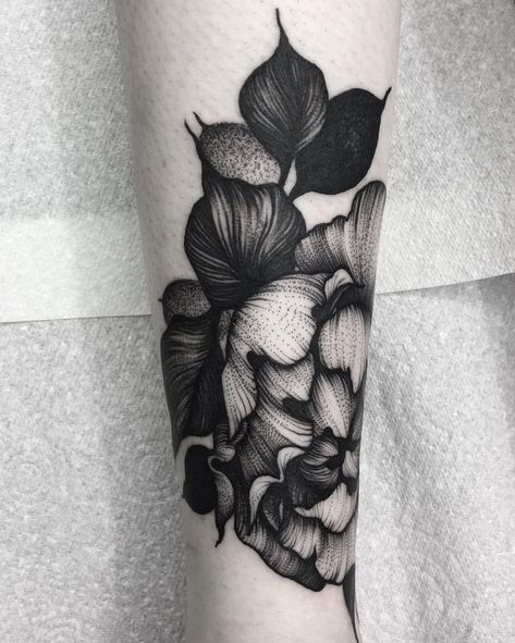 Black Flower Tattoo, Rose Tattoo Cover Up, Flower Cover Up Tattoos, Dark Roses Tattoo, Black Flowers Tattoo, Tatuaje Cover Up, Black Tattoo Cover Up, Tattoo Shading, Tattoo Cover Up