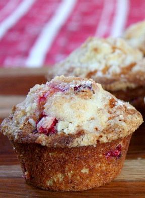 Eggnog- Cranberry Muffins #recipe Eggnog Muffins, Cranberry Recipes Muffins, Muffins Blueberry, Cranberry Muffins, Eggnog Recipe, Holiday Breakfast, Cranberry Recipes, Crumb Topping, Köstliche Desserts