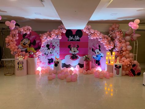 Mini Mouse Birthday Decorations, Girl Theme Birthday Party, 1st Birthday Decorations Girl, Minnie Mouse Backdrop, Airplane Birthday Party Decorations, Indoor Wedding Decorations, Mickey Mouse Birthday Decorations, Minnie Mouse Decorations, Birthday Planner