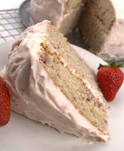 A fresh strawberry cake recipe, featuring moist vanilla cake, juicy strawberries, and a creamy strawberry cream cheese frosting. Fresh Strawberry Cake Recipe, Strawberry Cake Recipe, Strawberry Cream Cheese Frosting, Fresh Strawberry Cake, Moist Vanilla Cake, Strawberry Cake Recipes, Strawberry Buttercream, Strawberry Cream Cheese, Freeze Dried Strawberries