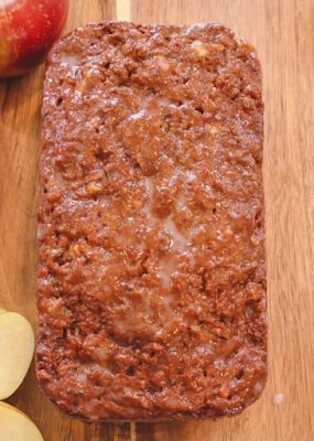 Healthy Apple Zucchini Bread: A Delicious and Nutritious Dessert Option Apple Zucchini Bread, Apple Zucchini, Nutritious Desserts, Zucchini Bread Healthy, Pumpkin Oatmeal Cookies, Almond Bread, Spice Bread, Zucchini Bread Recipe, Healthy Zucchini