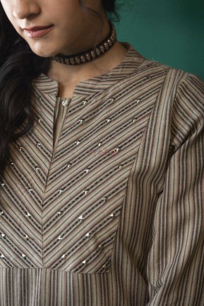 Grey Kurti Combination, Strips Kurti Design, Stripes Kurti Designs Latest, Striped Kurti Design, Black Salwar, Long Kurti Patterns, Collar Kurti Design, Churidar Neck, Neck Patterns