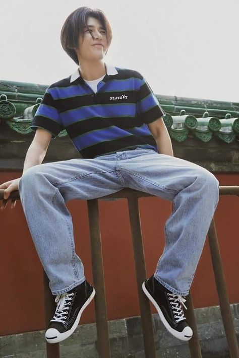 Early 2000 Mens Fashion, Chinese Outfits Fashion Men, Male 2000s Outfits, Late 90s Fashion Men, 90s Polo Shirt Outfit, Late 2000s Fashion Men, City Pop Outfits Men, Chinese 90s Fashion, Y2k Fashion Early 2000s Men