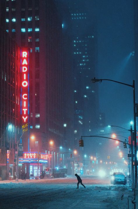 INTERESTING PHOTO OF THE DAY: SNOWY NYC STREET Winter In New York, Night Time Photography, Cityscape Photography, Septième Art, Dark City, Radio City Music Hall, Radio City, Fine Art Portraits, Photo Projects