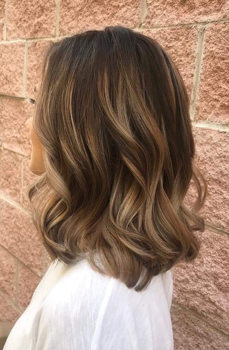 Soft Brown Balayage Short Hair, Short Brownish Blonde Hair, Short Hazel Hair, Mini Highlights On Brown Hair, Short Brown Hair Lowlights, Short Haircuts Brown Hair, Soft Brown Hair Short, Balyage Brown Mid Length, Blond Highlights On Brown Hair Short