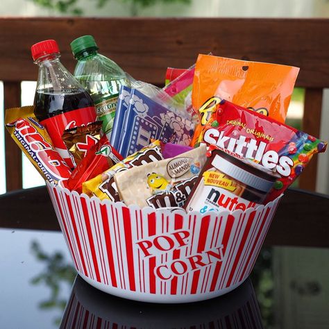 Movie Gift Basket Ideas, Hot Cocoa Basket, Movie Basket, Popcorn Gift Basket, Movie Basket Gift, Snack Gift Baskets, Family Gift Baskets, Popcorn Movie, Movie Night Gift Basket