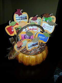 Debbie's Scrappy Spot: Fall Festival Pumpkin Gift Card Basket for fall festival Gift Card Raffle Basket Ideas, Gift Card Raffle Basket, Gift Card Gift Basket, Gift Card Basket Ideas, Lotto Ticket Gift, Card Basket Ideas, Fundraising Baskets, Purse Bingo, Basket Themes