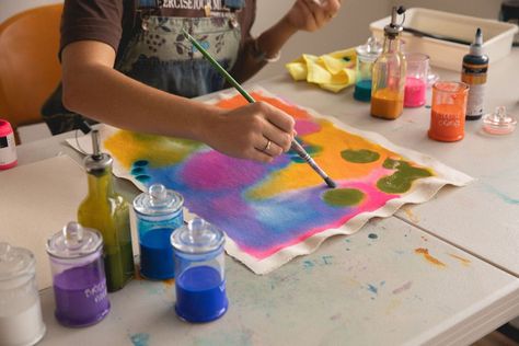 Art Workshop Aesthetic, Raw Canvas Painting, Mindful Art, Raw Canvas, Paint Mixing, A Level Art Sketchbook, Art Therapist, Learn Watercolor, Kids Art Class