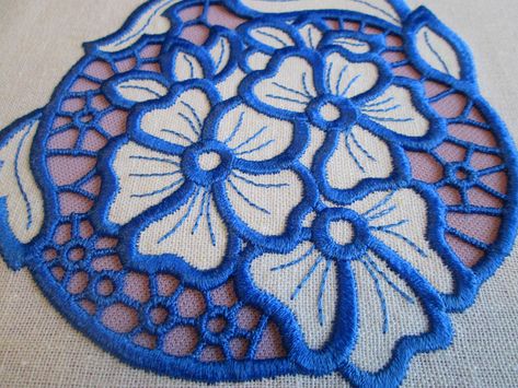 Lily Decor, Craft Embroidery, Apple Flowers, Flower Machine Embroidery Designs, Sally Nightmare Before Christmas, Cutwork Embroidery, Flowers Embroidery, Tooth Fairy Pillow, Blue Embroidery