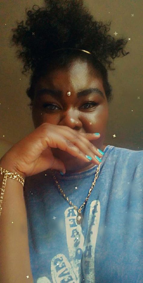 I often get weird long looks, then I forget I have a small gem in my forehead ✌🏾 Forehead Piercing, Third Eye Piercing, Eye Piercing, Third Eye, Hair And Nails, Piercings, Black Women, Gems, Nails