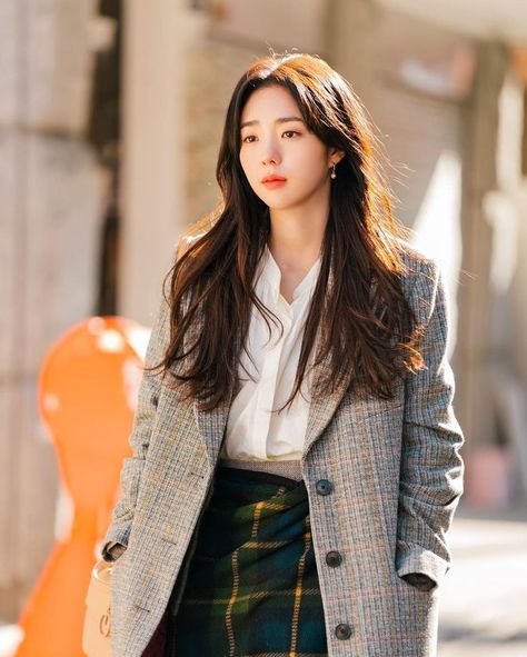 Chae Soo Bin, Outfit Korean Style, Outfit Korean, Korean Actresses, Korea Fashion, Korean Actress, Korean Outfits, Coat Fashion, Work Fashion