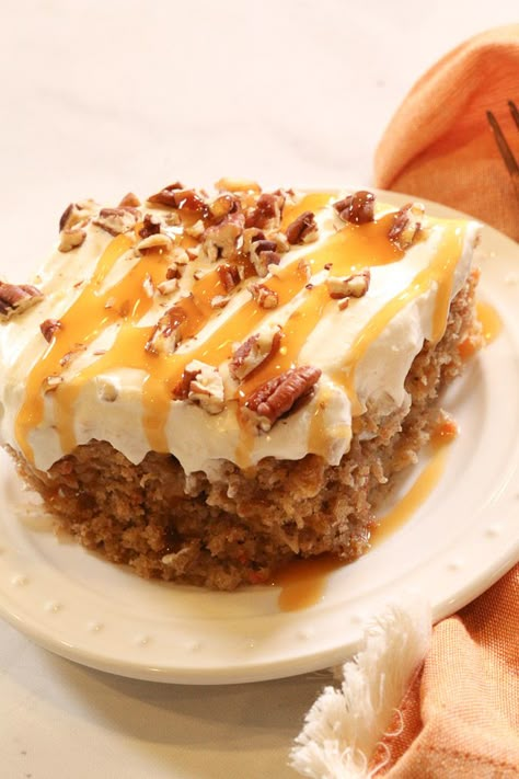 Carrot Caramel Poke Cake - It Is a Keeper Carrot Cake Poke Cake, Carrot Caramel, Pecan Carrot Cake, Caramel Poke Cake, Pineapple Poke Cake, Cake Poke, Strawberry Bread Recipes, Cake With Pineapple, Carrot Cake With Pineapple