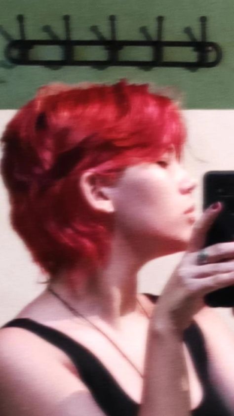 Red Alt Hair Short, Short Alt Mullet, Red Alt Hair, Red Mullet Hair, Red Hair Mullet, Short Red Hair With Bangs, Red Hair Alt, Alt Mullet, Goth Mullet