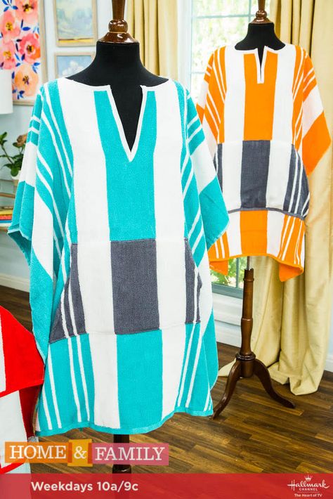 These DIY Beach Towel Ponchos are both fashionable AND functional! For more DIYs, tune in weekdays at 10a/9c only on Hallmark Channel! Towel Cover Up, Beach Poncho Pattern, Diy Beach Towel, Diy Beach Cover Up, Beach Towel Dress, Poncho Diy, Poncho Pattern Sewing, Surfergirl Style, Towel Poncho