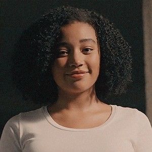 Amandla Stenberg Icon, Amanda Stenberg, Darkest Minds, Amandla Stenberg, The Darkest Minds, Female Portraits, Salma Hayek, Yellow Aesthetic, Curly Hair Styles Naturally