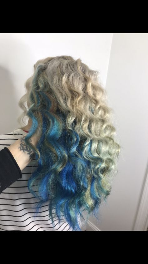 Blonde and blue hair Hair Dye Ideas On Blonde Hair, Blonde And Blue Curly Hair, Colors To Dye Blonde Hair, Blonde Blue Hair, Blue And Blonde Hair, Blonde And Blue Hair, Blue Hair Highlights, Skunk Hair, Blonde Dye