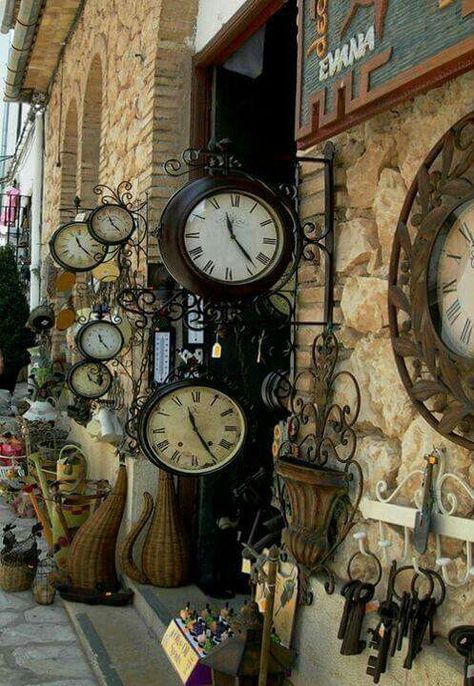 Guadalest Spain, Broadway Pizza, Vintage Saat, Tick Tock Clock, Bored Art, Tik Tak, Vintage Clocks, Time Space, Somewhere In Time