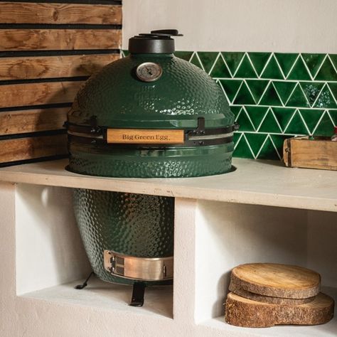 Big Green Egg France on Instagram: “Le Big Green Egg Large est le membre le plus populaire de la famille Big Green Egg. La surface de cuisson du Large vous permet de…”