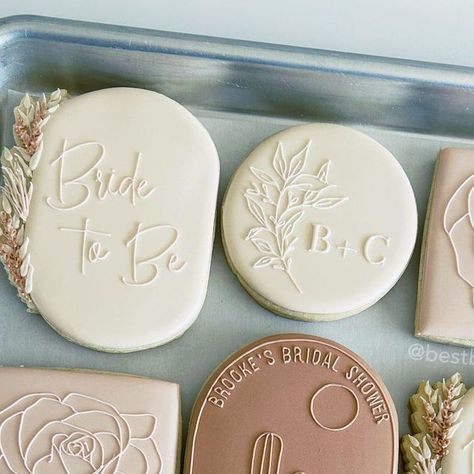 Best Bite Cookie Co. | Custom Cookie Art on Instagram: "These kind of sets always end up being my favorite.✨ • • • • #bohobride #bohocookies #bridalshowercookies #bohobridalshower #bridecookies #bespokecookies #decoratedsugarcookies #cookieart #sugarart #customdesign #phoenixbride #arizonacookies #azcookies" I Do Crew Cookies, Custom Bridal Shower Cookies, Boho Bridal Cookies, Bridal Shower Sugar Cookie Ideas, Neutral Bridal Shower Cookies, Bride To Be Cookies Decorated, Boho Bridal Shower Cookies, Bride To Be Cookies, Bachelorette Sugar Cookies