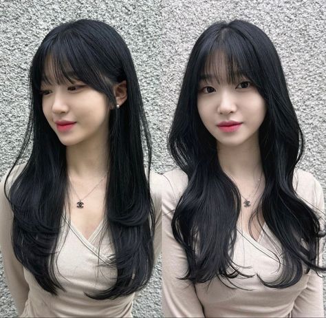 Korean Layered Bangs, Korean Long Haircut With Bangs, Korean Hair With Bangs, Korean Wavy Hair With Bangs, Long Hairstyles Korean, C Curls Korean, Layered Hair Japanese, Korean Long Hair With Bangs Round Face, Chinese Layered Hair